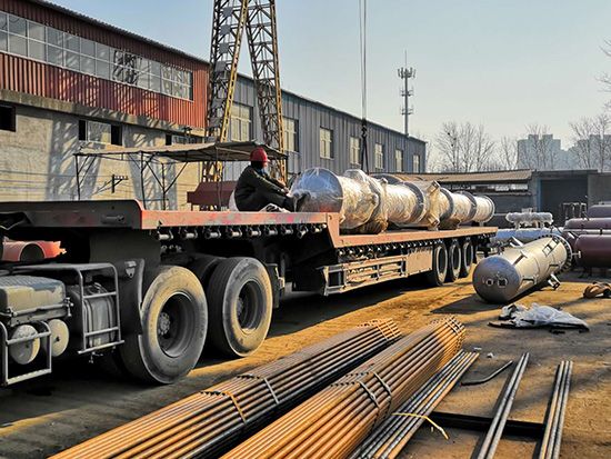 管壳式换热器主要有哪几种结构？各有何特点？